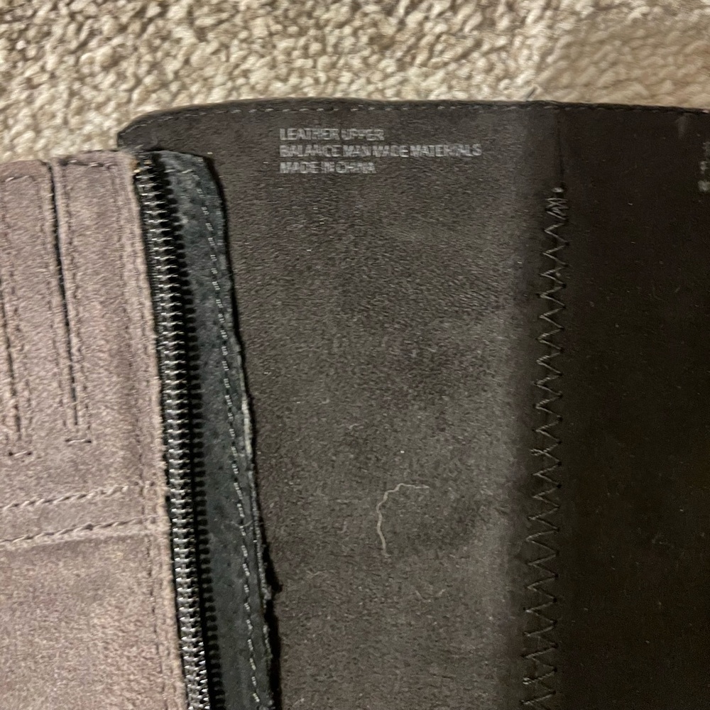 Boots - Picture 4 of 4